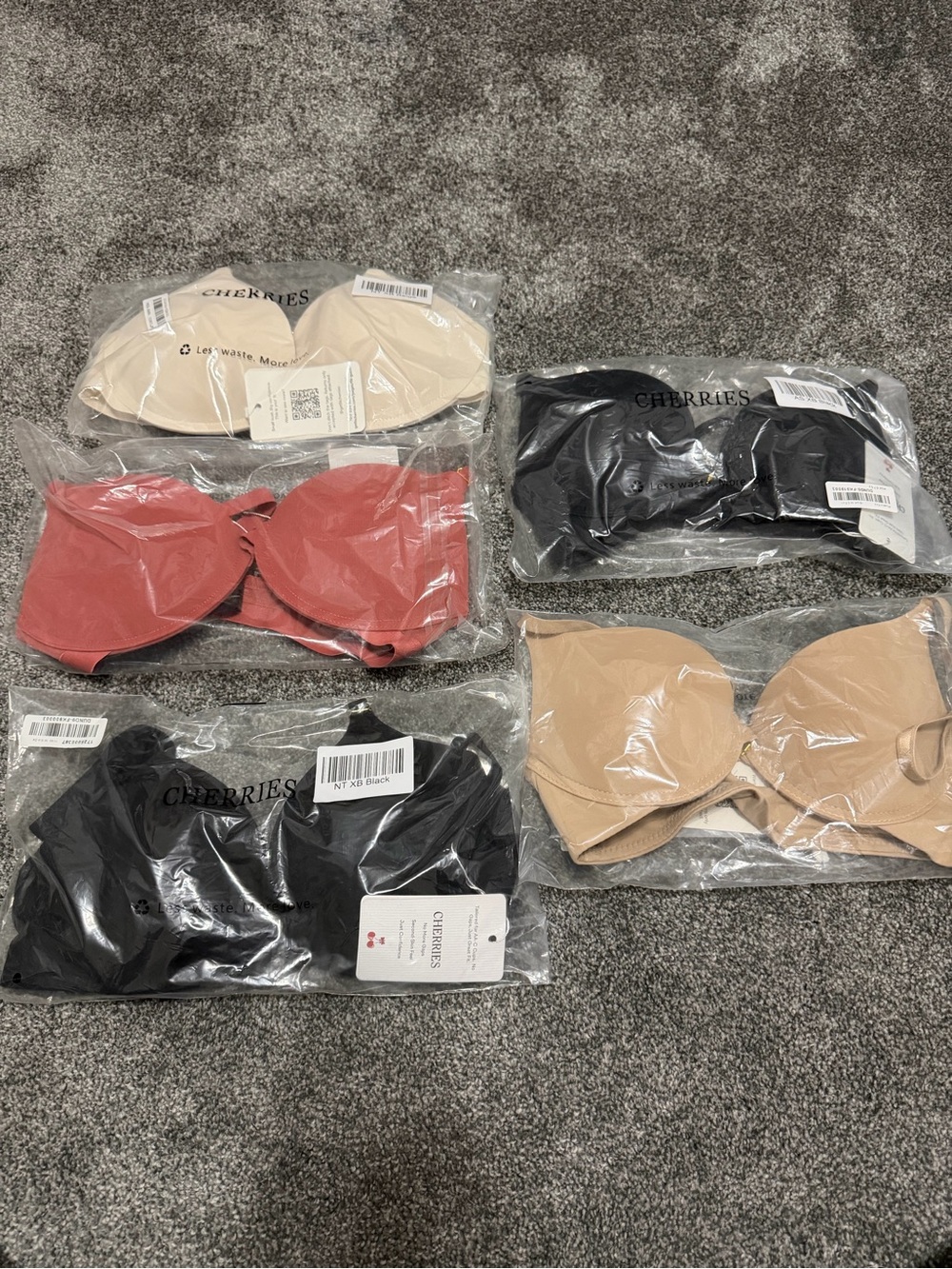 5 New Cherries 24/7 LIFT - PUSH-UP BRA (3) and ANYTIME SEAMLESS T-SHIRT BRA (2)